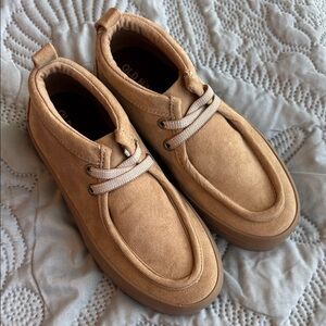 Old Navy Kids Tan Chukka Boots